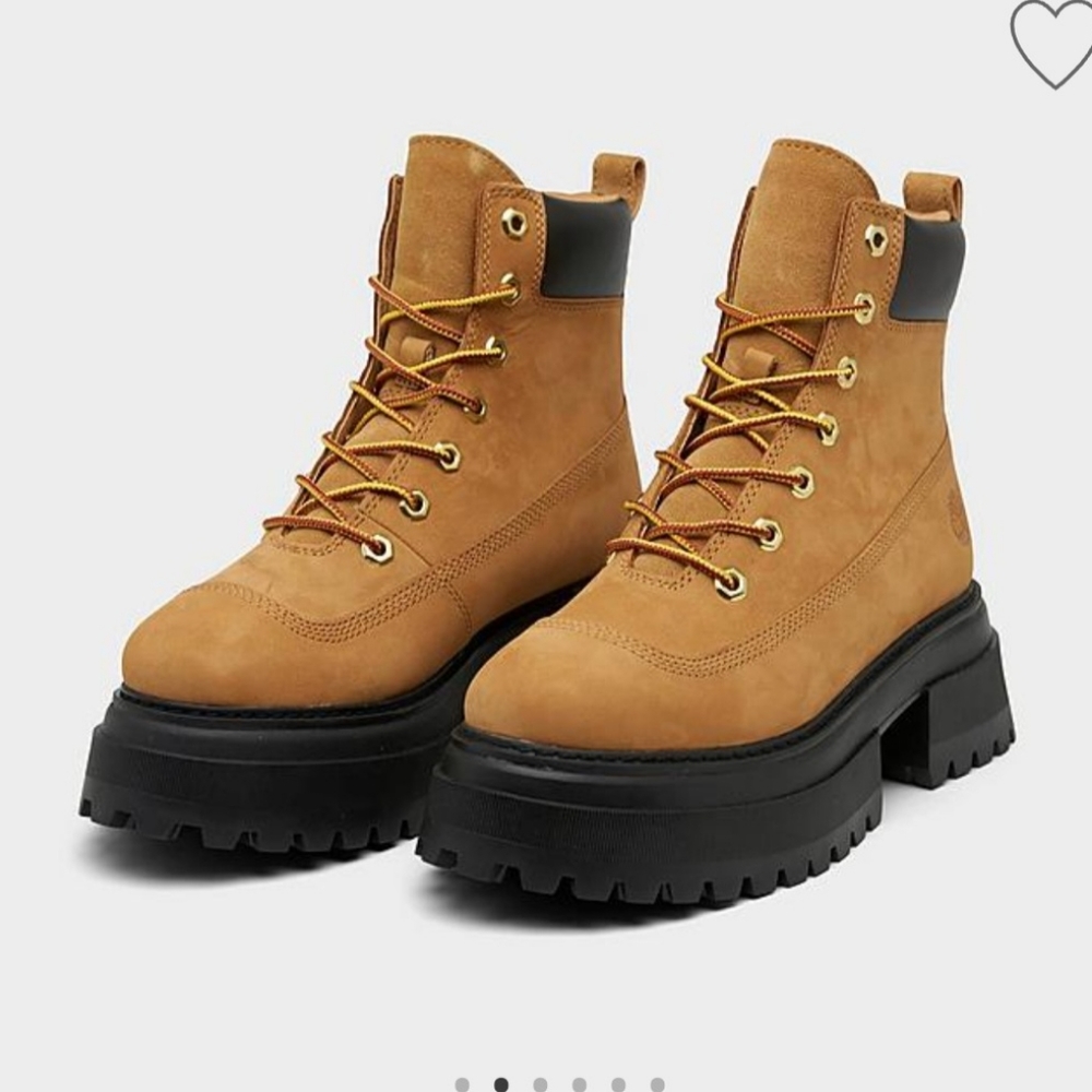 Size 8 Timberland sky 6 inch boots